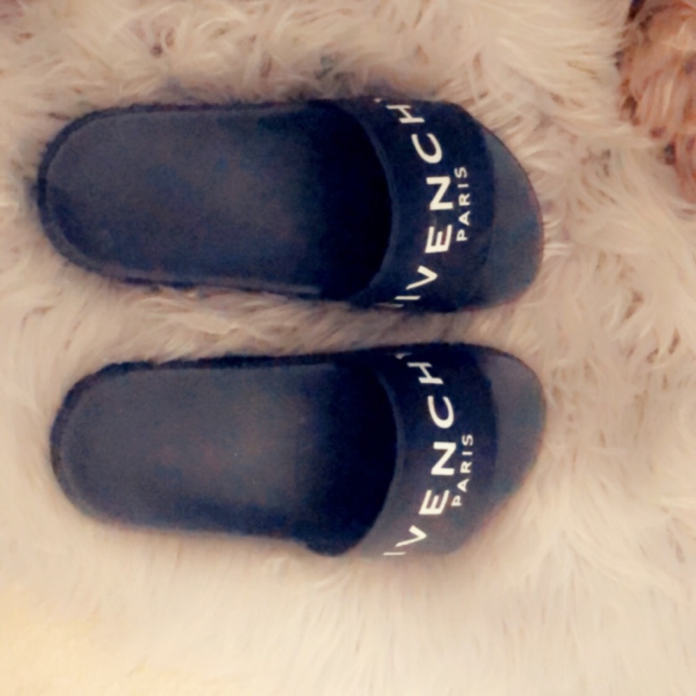 Kids Givenchy Slides size 4